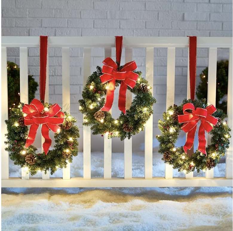 3 Cordless Pre-Lit Mini Christmas Wreaths