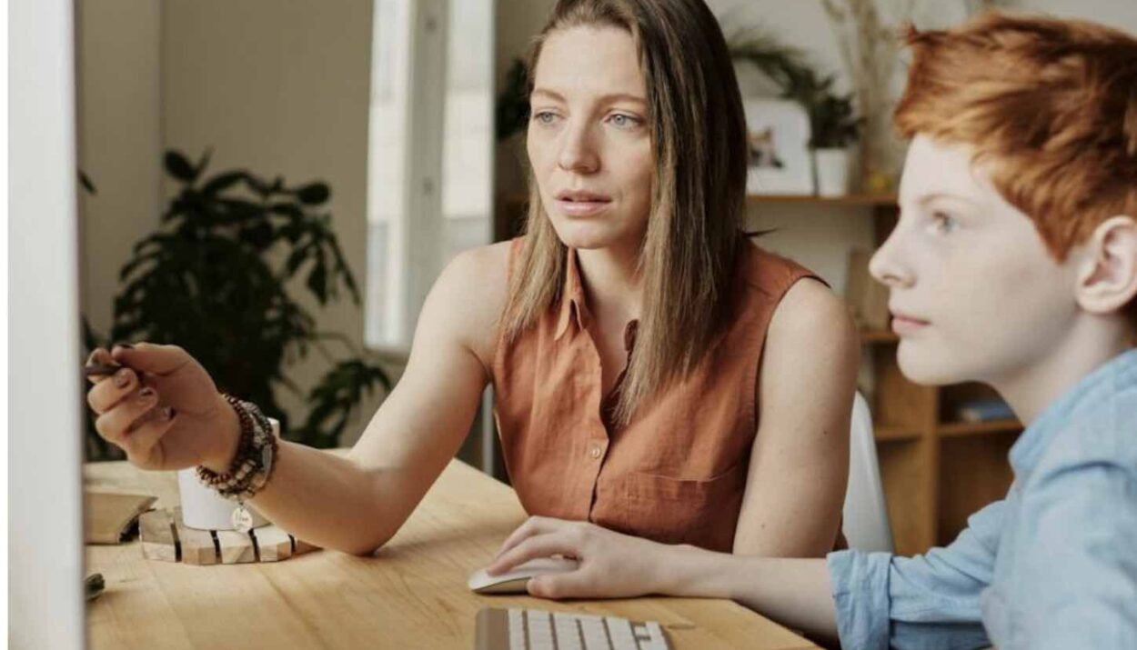 AI in education, kids literacy, AI reading tools, technology in classrooms, critical thinking, parent guide, digital learning, reading comprehension, writing skills, AI and literacy, education trends