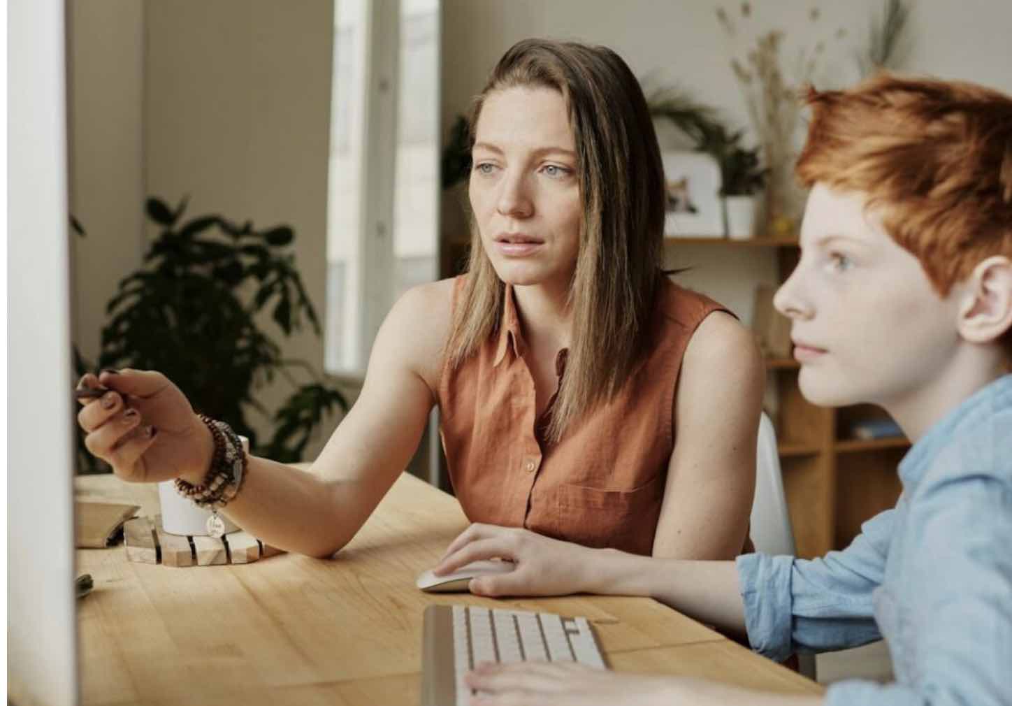 AI in education, kids literacy, AI reading tools, technology in classrooms, critical thinking, parent guide, digital learning, reading comprehension, writing skills, AI and literacy, education trends
